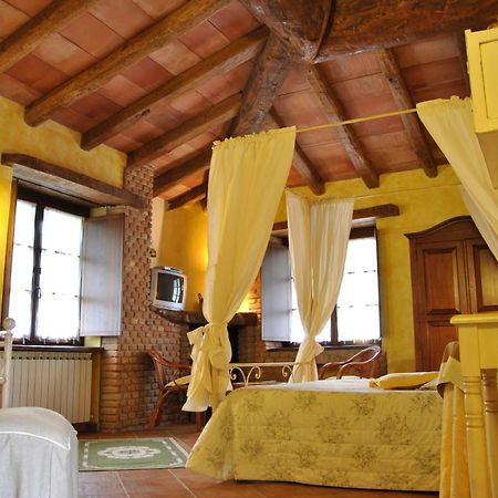 Le Macine Del Confluente Bed & Breakfast Badalucco Oda fotoğraf