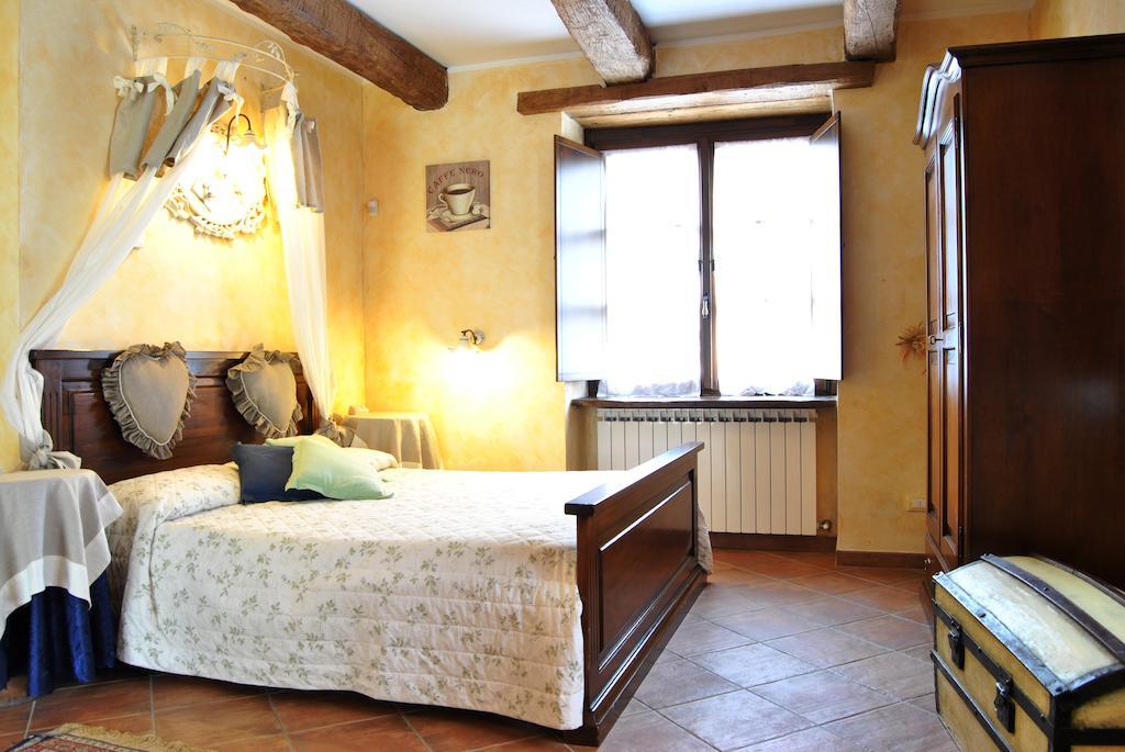 Le Macine Del Confluente Bed & Breakfast Badalucco Oda fotoğraf