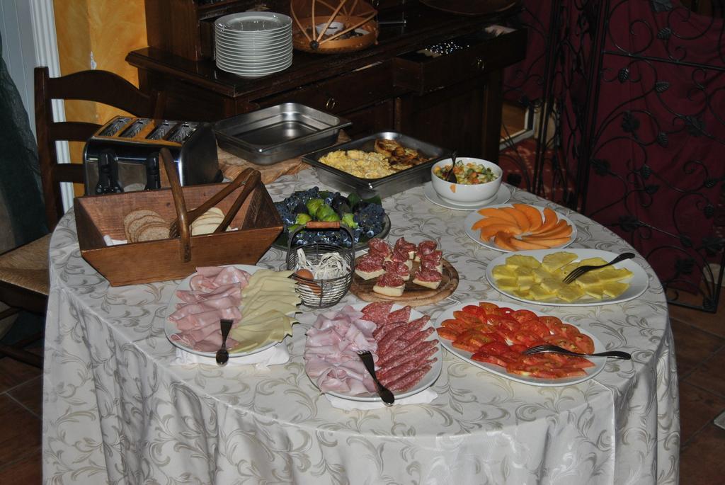 Le Macine Del Confluente Bed & Breakfast Badalucco Dış mekan fotoğraf