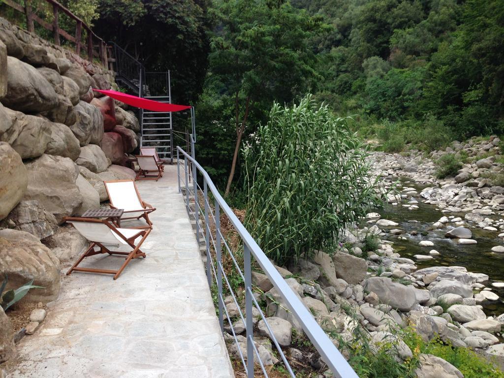 Le Macine Del Confluente Bed & Breakfast Badalucco Dış mekan fotoğraf
